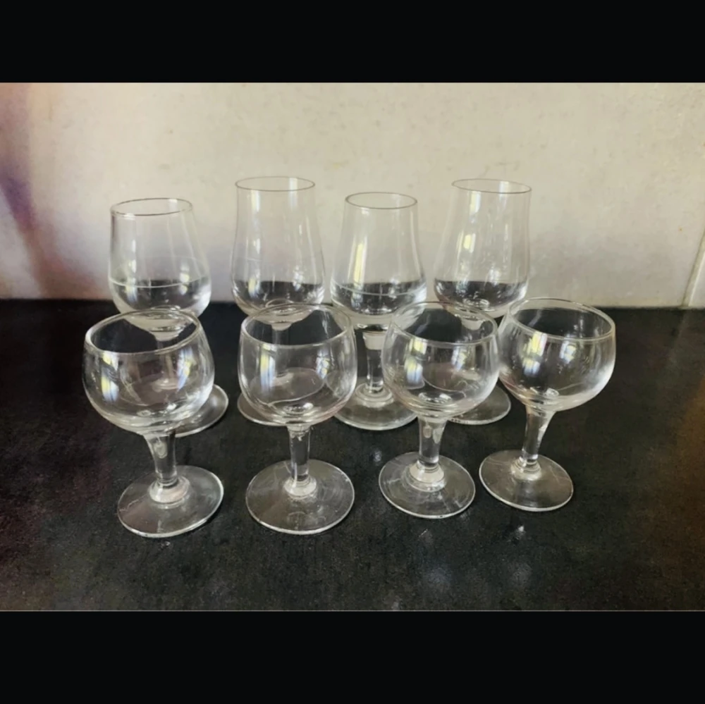 Lot 8 Verres Digestifs Verres 1 Lot 8 Verres Digestifs Verres
