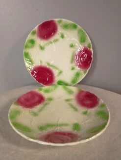 2 Assiettes Barbotine, Décor à La Rose, XIXeme Assiettes