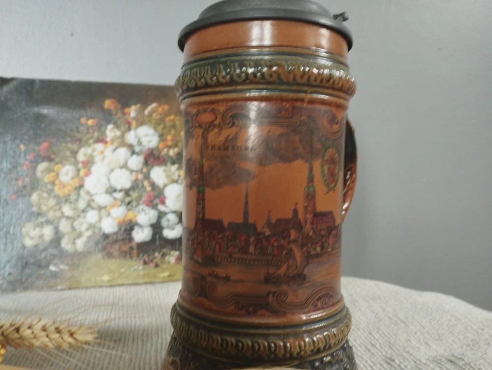 Chope Céramique, Couvercle étain, Décor Moyen âge, Estampillé Gerz, Germany Verres 2 Chope Céramique, Couvercle étain, Décor Moyen âge, Estampillé Gerz, Germany Verres – Image 2