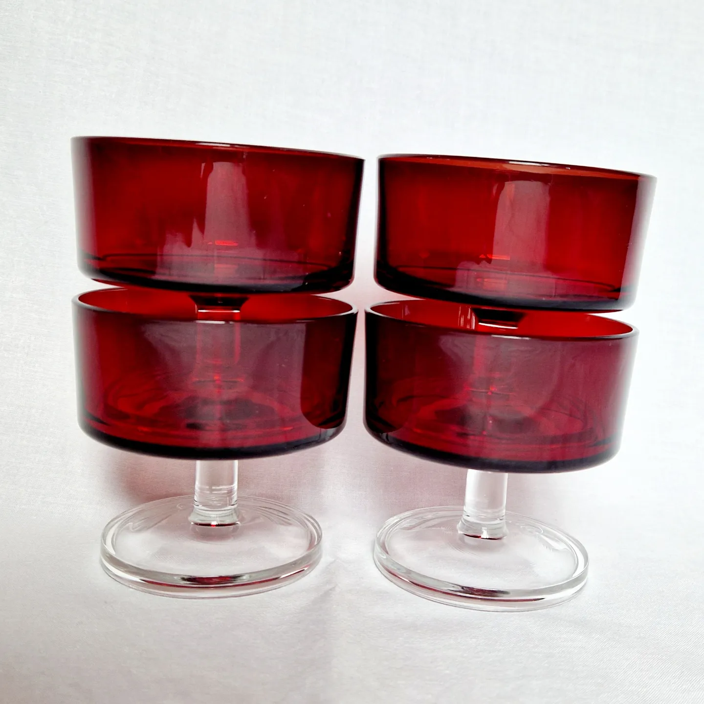 Coupe De Champagne, Couleur Rouge Rubis BP Verres 1 Coupe De Champagne, Couleur Rouge Rubis BP Verres