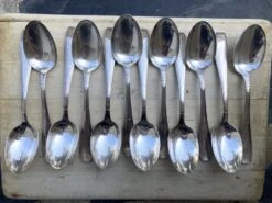 12 Cuillères En Métal Argenté - 84 Gr JB Couverts