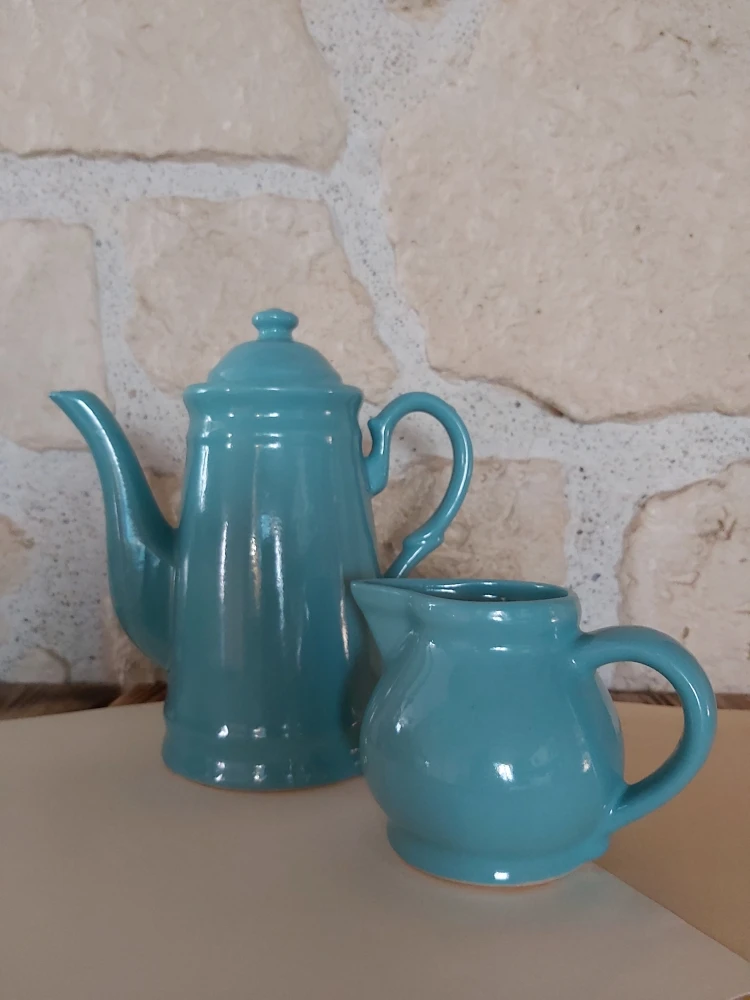 Cafetière Et Pot à Lait En Céramique Bleue Thé, Café Ou Petit Cacao 1 Cafetière Et Pot à Lait En Céramique Bleue Thé, Café Ou Petit Cacao