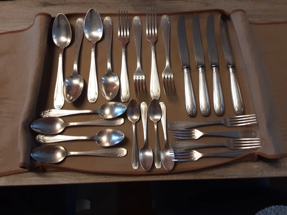 Ménagère (4 Personnes) Couverts 1 Ménagère (4 Personnes) Couverts