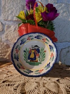 Assiette Creuse / Petit Plat Petit Breton Faïencerie De Pornic Assiettes