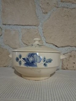 Soupière Vintage En Faïence De Digoin Sarreguemines Décor Roses Bleues 13 Plats, Saladiers Et Coupelles