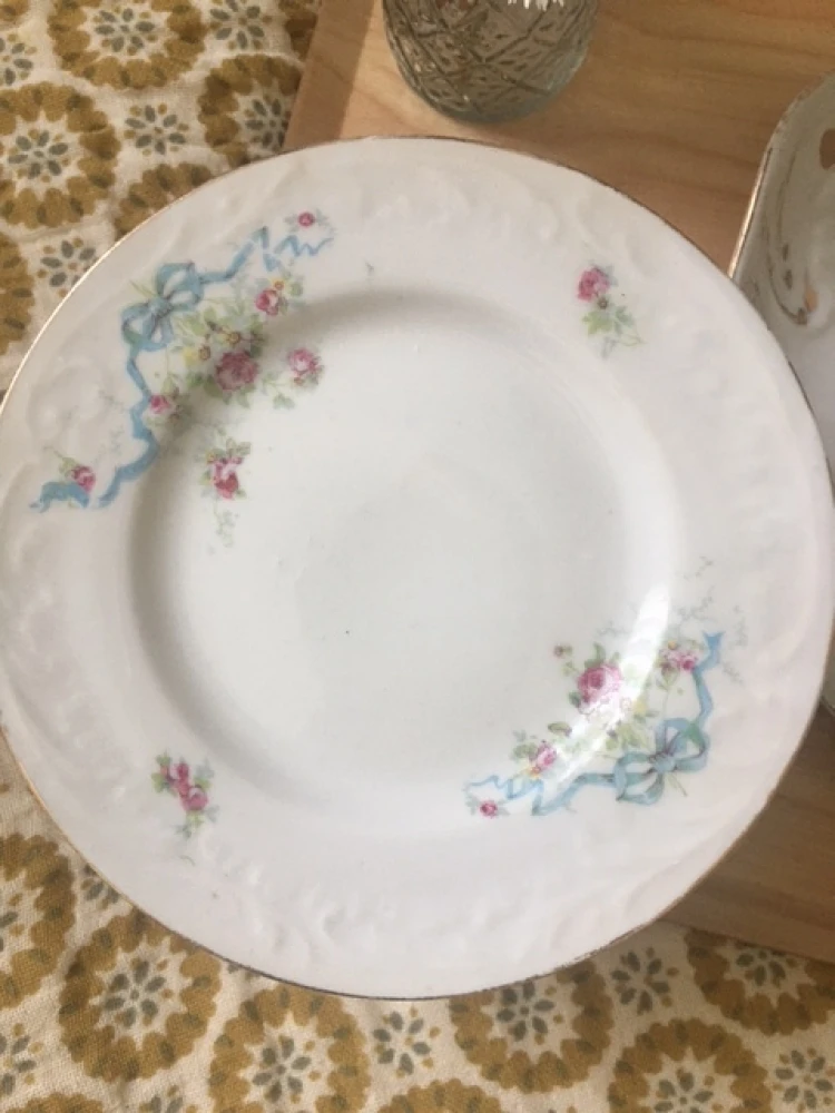 Assiettes Et Plat à Dessert En Porcelaine Assiettes 2 Assiettes Et Plat à Dessert En Porcelaine Assiettes – Image 2