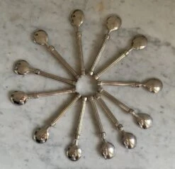 12 Petites Cuillères Couverts