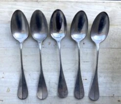 Cuillères à Soupe En Métal Argenté “Au Bon Marché” Couverts