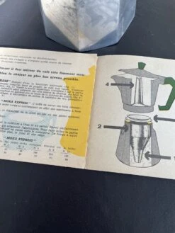 Cafetière Italienne Bialetti Moka Express Et Son Livret Thé, Café Ou Petit Cacao -Cuisine Fournitures Soldes Boutique 1000x1000 image yw61v 21656015