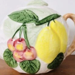 Théière En Barbotine Décor Fruits Thé, Café Ou Petit Cacao -Cuisine Fournitures Soldes Boutique 1000x1000 img 0051 upl70 1308790439