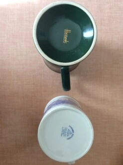 Un Mug Vintage Vert, Logo Harrods, Et Un Mug En Céramique Blanche, Décor Cathédrale D’Exeter Thé, Café Ou Petit Cacao 7 Un Mug Vintage Vert, Logo Harrods, Et Un Mug En Céramique Blanche, Décor Cathédrale D’Exeter Thé, Café Ou Petit Cacao -Cuisine Fournitures Soldes Boutique 1000x1000 img 0833 9wl5o 415133618