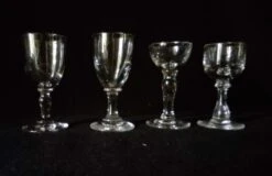 Quatre Verres Liqueur Bistrot Verres