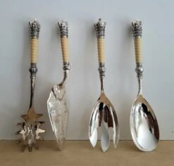 Set Couverts De Service Aux Couronnes Couverts