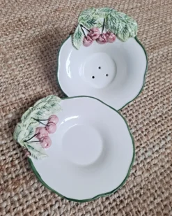 Duo Bol Passoire Et Assiette En Céramique Barbotine Décors Cerises Plats, Saladiers Et Coupelles