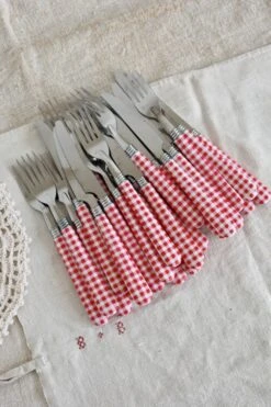 12 Couverts Vintage Inox Et Vichy Rouge Et Blanc Couverts