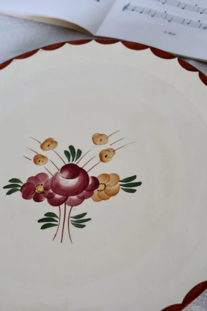 Plat De Service à Gâteau Vintage Faïence Longchamp Modèle Agen Plats, Saladiers Et Coupelles 2 Plat De Service à Gâteau Vintage Faïence Longchamp Modèle Agen Plats, Saladiers Et Coupelles – Image 2