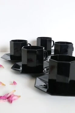 Set De 6 Grandes Tasses Et Sous Tasses Noires, Arcoroc, Série OCTIME, 1980, Vintage Français Thé, Café Ou Petit Cacao