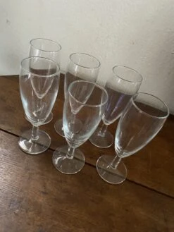 6 Flûtes à Champagne. Verres