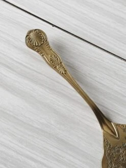 Pelle à Gâteaux En Métal Argenté. Couverts 8 Pelle à Gâteaux En Métal Argenté. Couverts -Cuisine Fournitures Soldes Boutique 1000x1000 img 9008 3qxyc 1378911923