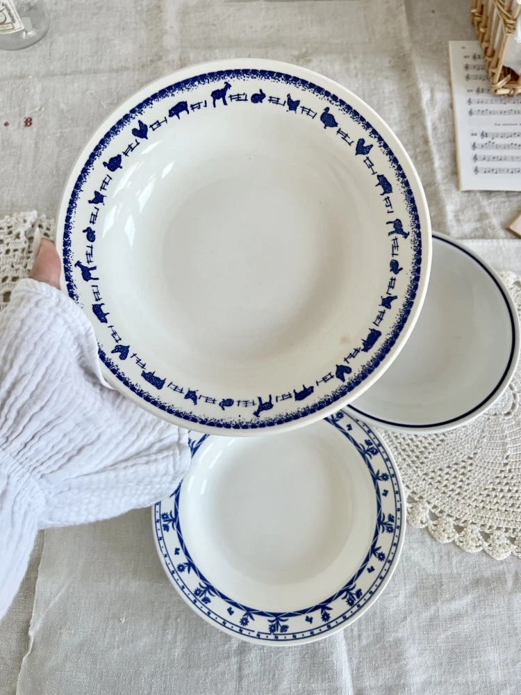 4 Assiettes Creuses Vintage Dépareillées Porcelaine Bleue Blanche Lot P Assiettes 3 4 Assiettes Creuses Vintage Dépareillées Porcelaine Bleue Blanche Lot P Assiettes – Image 3
