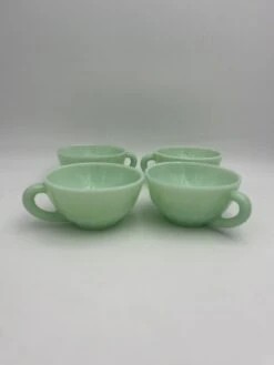 Tasse Opaline Vert Menthe Mokarex Années 60 Thé, Café Ou Petit Cacao -Cuisine Fournitures Soldes Boutique 1000x1000 img 9780 c8gvb 625305011