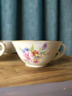 4 Tasses Porcelaine Italienne Décor De Fleurs Thé, Café Ou Petit Cacao